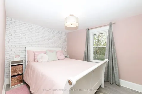 5011 Fifth Avenue Niagara Falls ON L2E 4S6