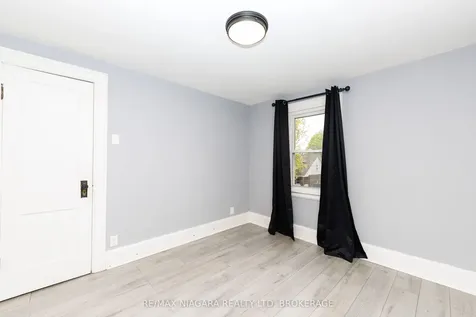 5011 Fifth Avenue Niagara Falls ON L2E 4S6