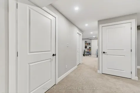 31 Lindsay Crescent Strathroy-caradoc ON N7G 0G5