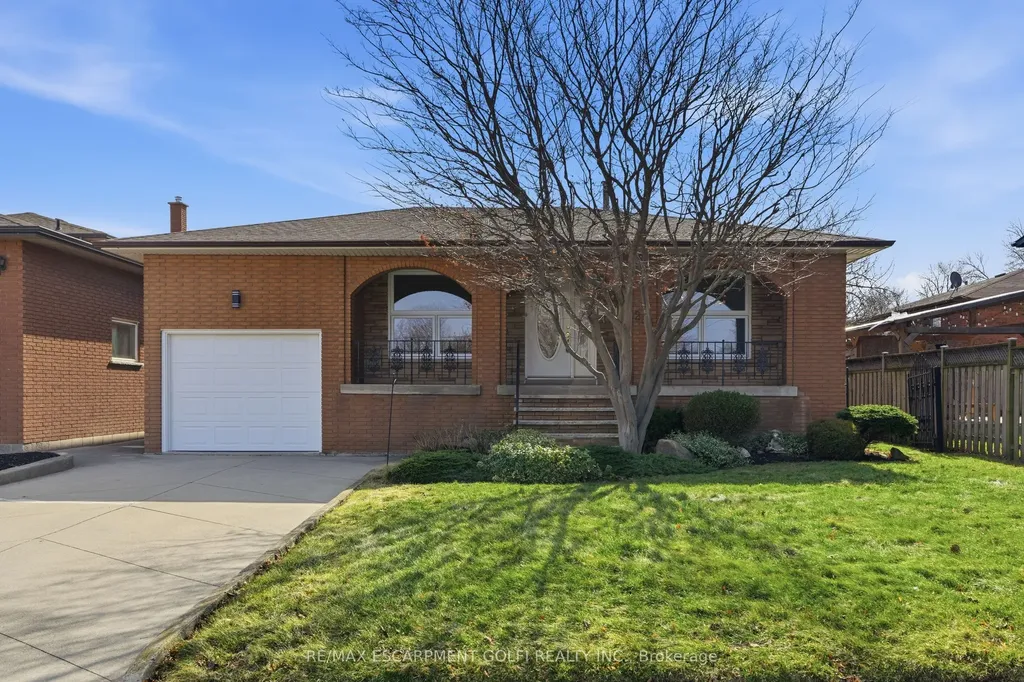 288 Eastdale Boulevard Hamilton ON L8E 3P4
