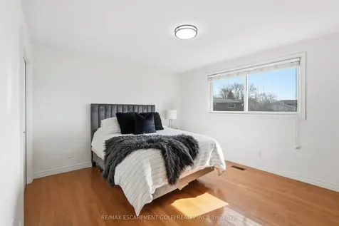 288 Eastdale Boulevard Hamilton ON L8E 3P4