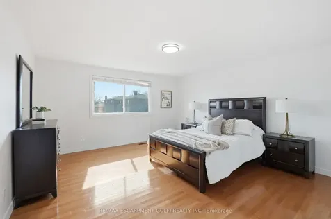 288 Eastdale Boulevard Hamilton ON L8E 3P4