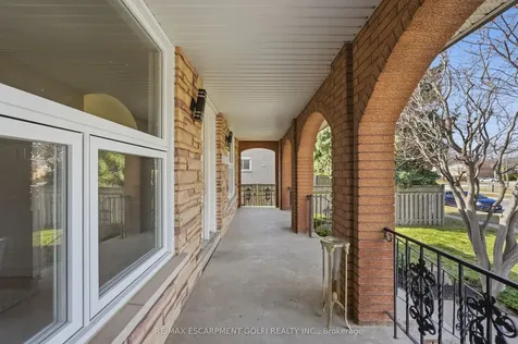 288 Eastdale Boulevard Hamilton ON L8E 3P4
