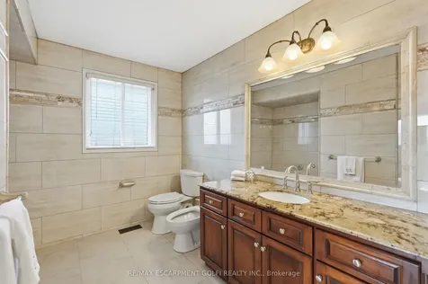 288 Eastdale Boulevard Hamilton ON L8E 3P4