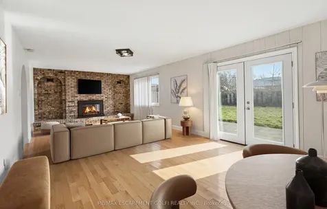 288 Eastdale Boulevard Hamilton ON L8E 3P4