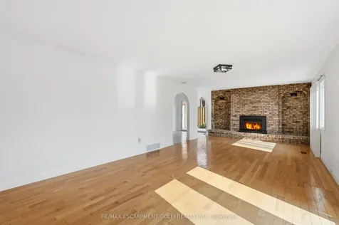 288 Eastdale Boulevard Hamilton ON L8E 3P4