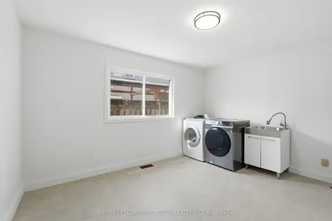 288 Eastdale Boulevard Hamilton ON L8E 3P4