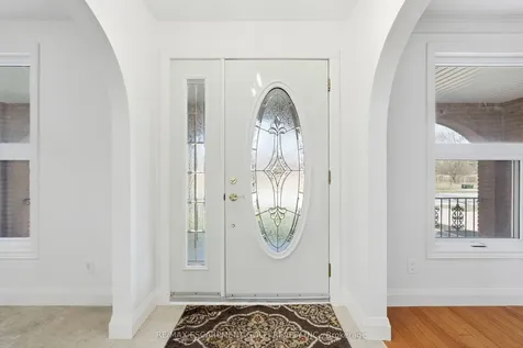 288 Eastdale Boulevard Hamilton ON L8E 3P4