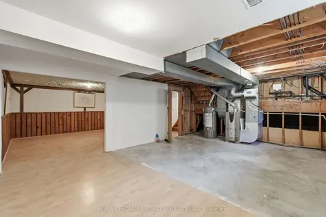 288 Eastdale Boulevard Hamilton ON L8E 3P4