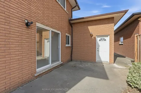 288 Eastdale Boulevard Hamilton ON L8E 3P4