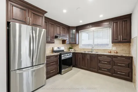 288 Eastdale Boulevard Hamilton ON L8E 3P4