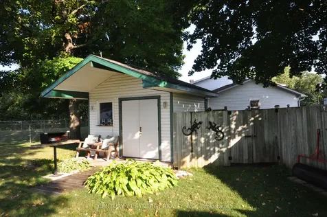 186 Golf Club Road N Rideau Lakes ON K7A 4S5