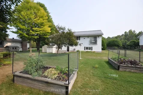 186 Golf Club Road N Rideau Lakes ON K7A 4S5