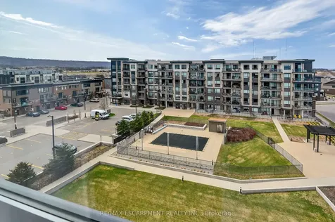 10 Esplanade Lane Grimsby ON L3M 0H1