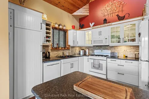 1109 Canopy Lane Algonquin Highlands ON K0M 1J1