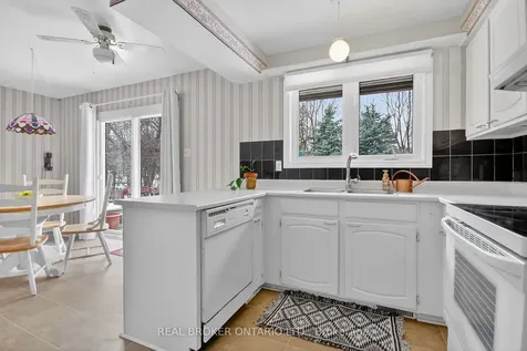 10 Amundsen Crescent Kanata ON K2L 1A7