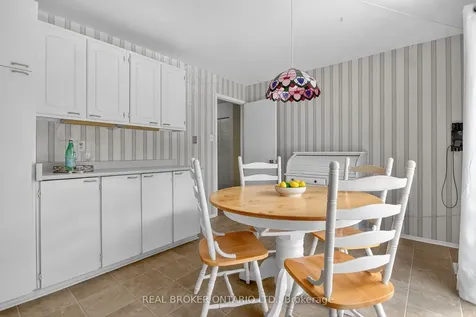 10 Amundsen Crescent Kanata ON K2L 1A7