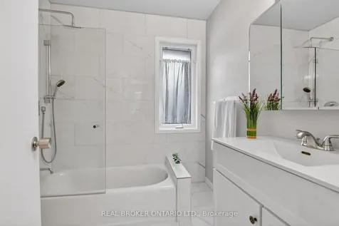 10 Amundsen Crescent Kanata ON K2L 1A7