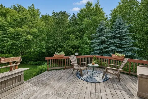 10 Amundsen Crescent Kanata ON K2L 1A7