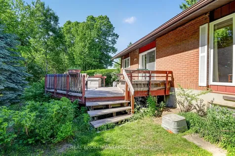 10 Amundsen Crescent Kanata ON K2L 1A7