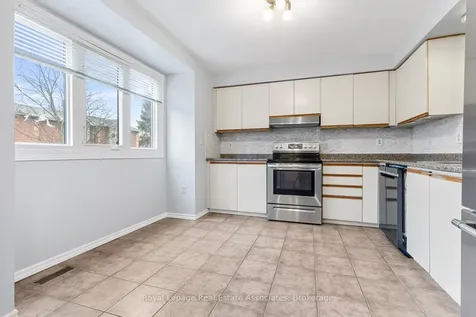 72 Stone Church Road W Hamilton ON L9B 2H8