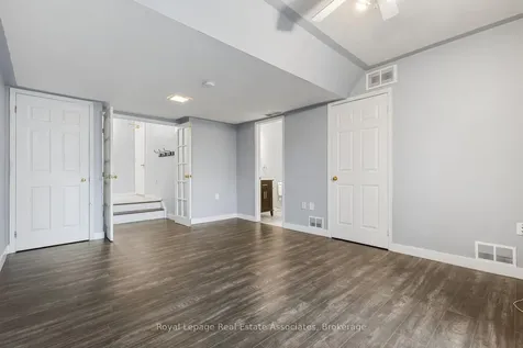 72 Stone Church Road W Hamilton ON L9B 2H8