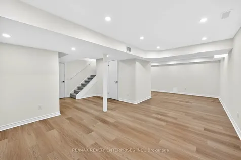 19 Midanbury Way Hamilton ON L0R 1W0