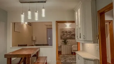 166 Queen Street Kingston ON K7K 1B1