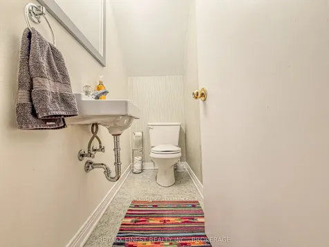 166 Queen Street Kingston ON K7K 1B1