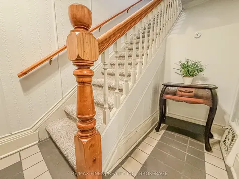 166 Queen Street Kingston ON K7K 1B1