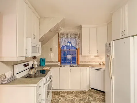 166 Queen Street Kingston ON K7K 1B1