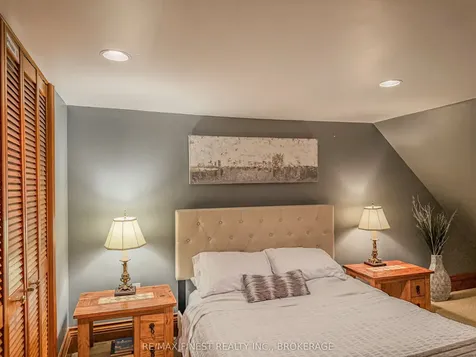 166 Queen Street Kingston ON K7K 1B1