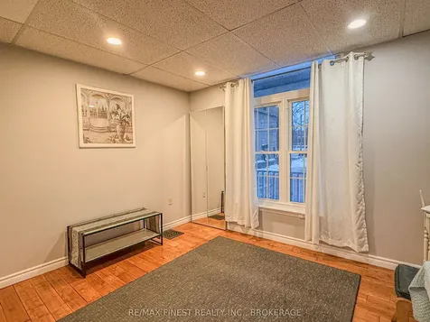 166 Queen Street Kingston ON K7K 1B1