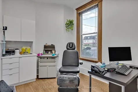 318 Stewart Street Peterborough ON K9J 3N1