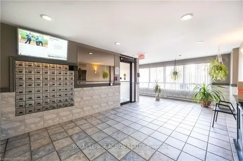 65 Highland Crescent Kitchener ON N2M 5M8