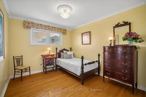 5 Cortina Crescent Hamilton ON L8K 4K3