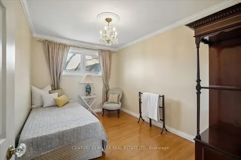 5 Cortina Crescent Hamilton ON L8K 4K3