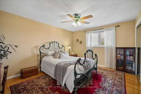 5 Cortina Crescent Hamilton ON L8K 4K3