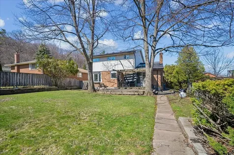 5 Cortina Crescent Hamilton ON L8K 4K3