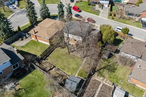 5 Cortina Crescent Hamilton ON L8K 4K3
