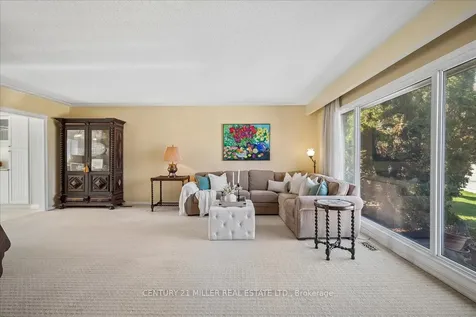 5 Cortina Crescent Hamilton ON L8K 4K3