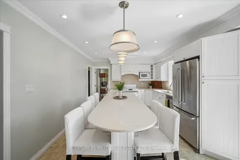 5 Cortina Crescent Hamilton ON L8K 4K3