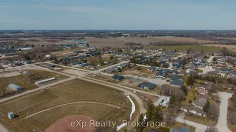 544 Newfoundland Street Wellington North ON N0G 2L2