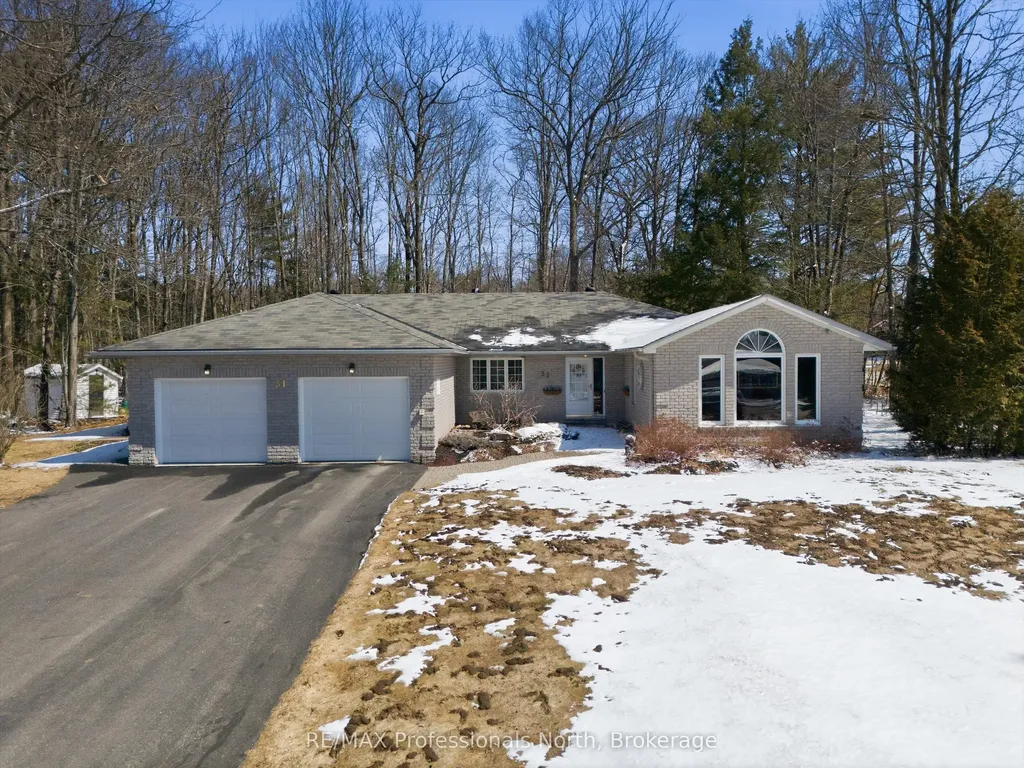 31 The Granite Bluff N/a Bracebridge ON P1L 1L4