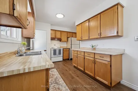 16 Kenwood Crescent Guelph ON N1H 6E5