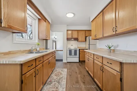 16 Kenwood Crescent Guelph ON N1H 6E5