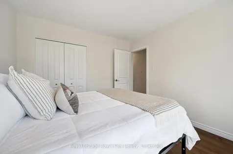 16 Kenwood Crescent Guelph ON N1H 6E5