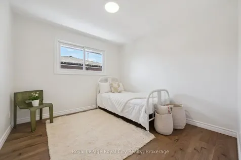 16 Kenwood Crescent Guelph ON N1H 6E5