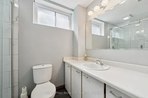16 Kenwood Crescent Guelph ON N1H 6E5