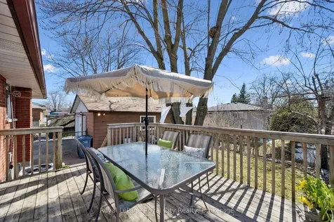 16 Kenwood Crescent Guelph ON N1H 6E5